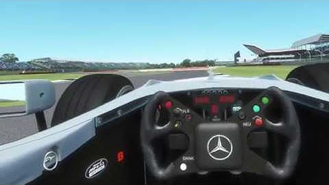 rFactor 2 [VR] McLaren MP4/13 at Silverstone