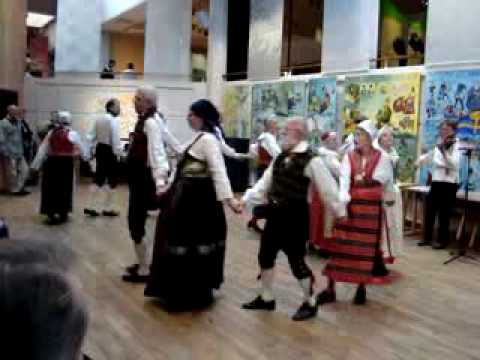 Uddevalla Folkdansgille dansuppvisning p Bohuslns Museum 10 oktober 2009, Dans 2