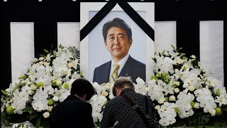 На государственные похороны премьер-министра Синдзо Абэ пригласили 4300 человек