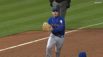 NYM@PHI: Wright scoops grounder and fires to first