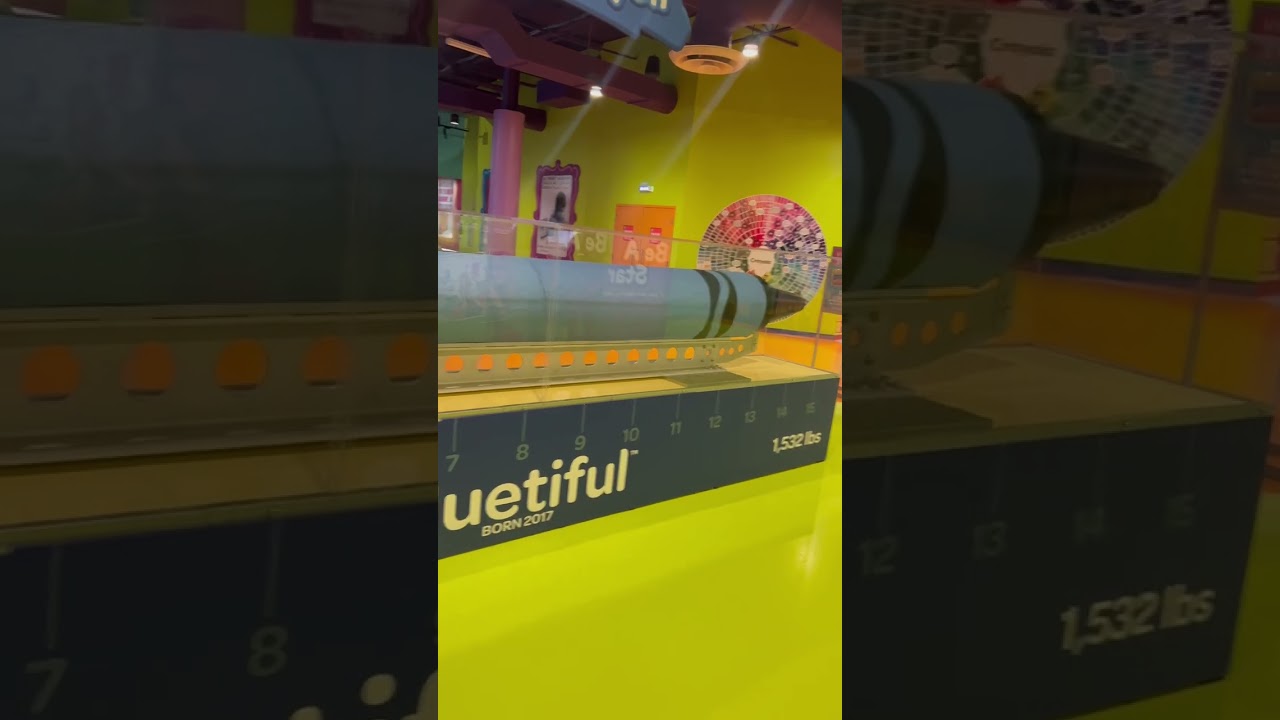 World’s Largest Crayola Crayon