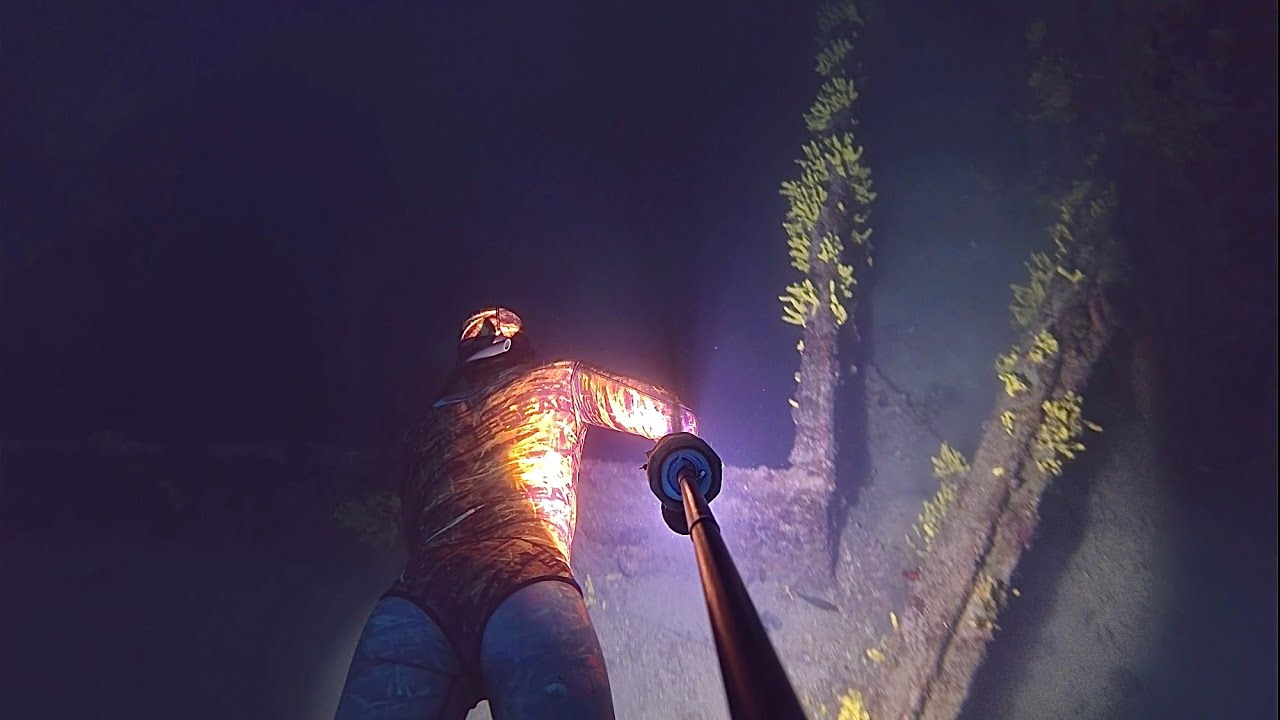 Entering a wreck at a depth of 50 meters in one breath | Twilight Zone