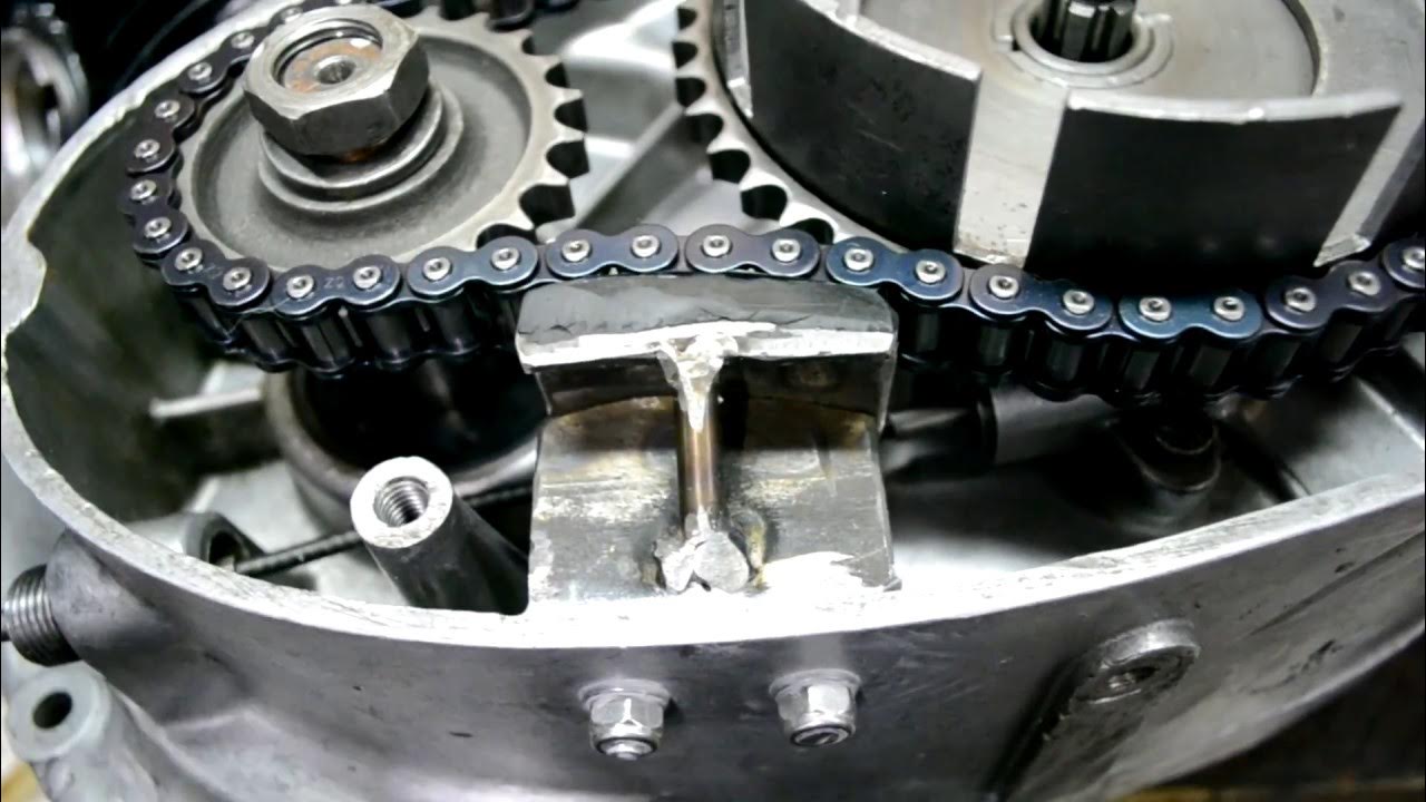 Моторная цепь иж юпитер 5. Натяжитель цепи ваз 2107 карбюратор. Как натянуть моторную. Как натянуть моторную. Натяжитель цепи грм ваз 2107 карбюратор.