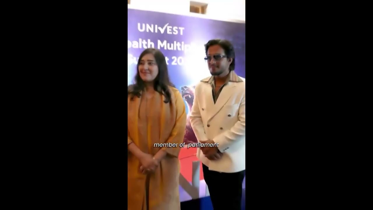 Corporate emcee in mumbai hosting financial summit at The Grand New Delhi