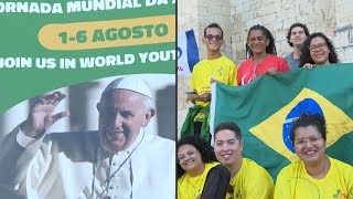 Jovens de todo o mundo esperam por papa Francisco em Lisboa | AFP
