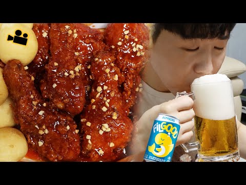 시네마먹방 Spicy <strong>chicken</strong> Leg &amp;amp; Filgood &amp;amp; Cheese ball <strong>ENG</strong> Cinema Mukbang DoNam