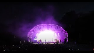 Kaiser Chiefs sing the emotional song Modern Way Bedford Park Sat 5th Aug 2017