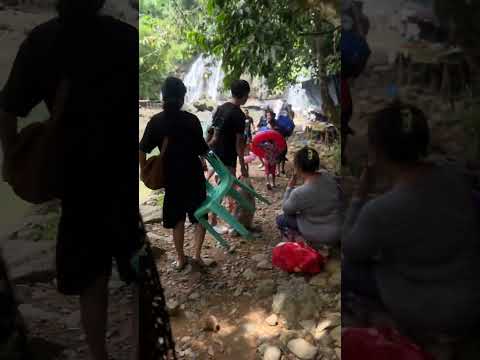 MAY NAUNANG NAGLALAKAD NA WALANG ULO 😳#nature #situbofalls #family #asmr #friends #enjoy #philippine