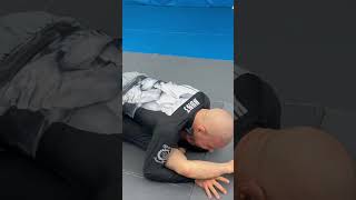 Don’t make this mistake on your next arm triangle #bjj #jiujitsu #bjjdrills #nogibjj #shorts #nyc