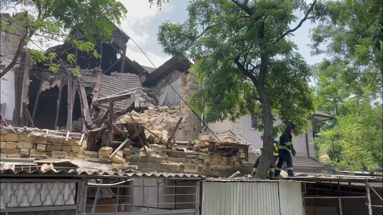 Метро обрушилось. Обвал видео. Обрушение многоэтажки в днепропетровске. Восточный рудник кировск. Камнепад на трассе ялты.