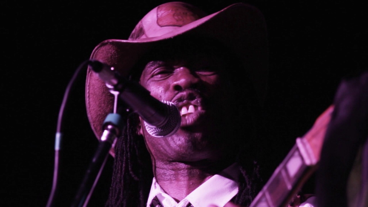 Brushy One String - Life is for every man / RANCHO FRENESÍ - YouTube