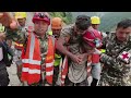 Rescatados en Nepal dos trabajadores que pasaron nueve días atrapados por el deslave | AFP