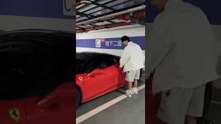 Ceanu Zheng are un Ferrari in China Resimi