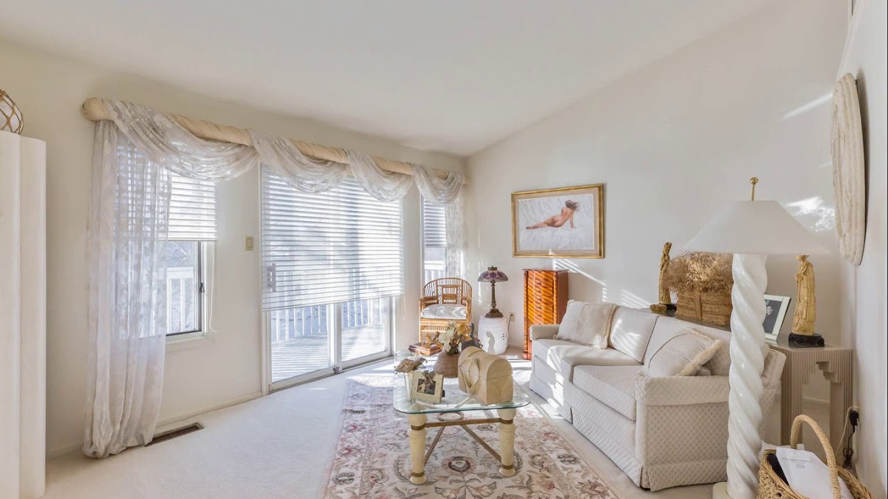 403 Sunshine Lakes Drive Voorhees, NJ 08043 Townhouse Real Estate