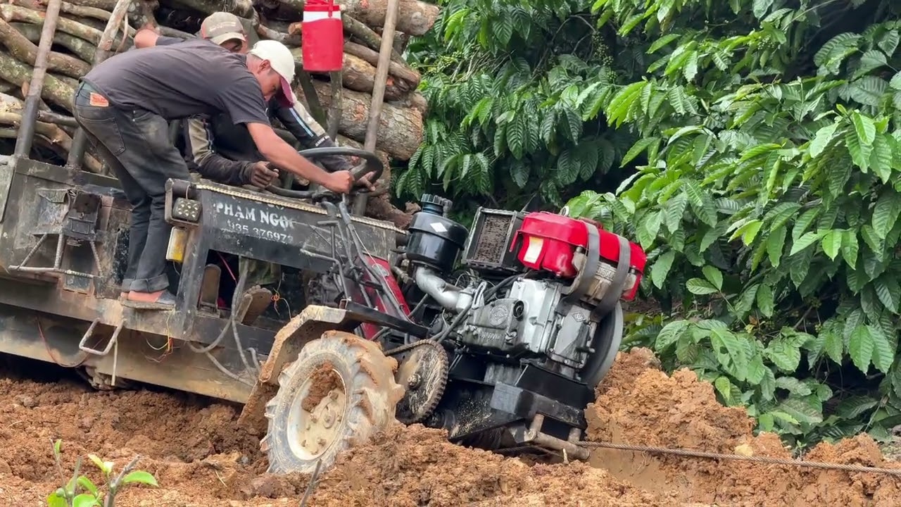 Đường đi làm rất chi là lầy lội