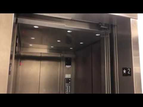 Schindler Hydraulic Elevator At Barnes And Noble Maplewood Mall In