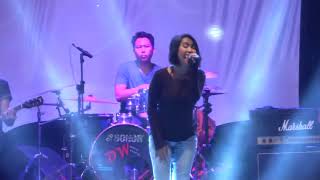 Bilang I love u Konser Dhevy Geranium Live Gor LUMAJANG