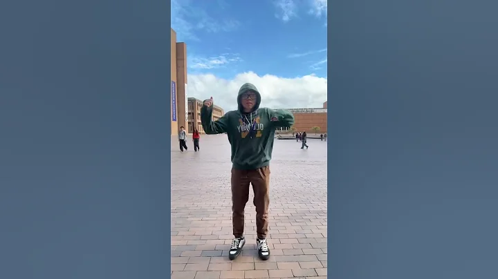 Throwback trend in 2021 at UW 👍 #fun #uw #seattle #tiktok