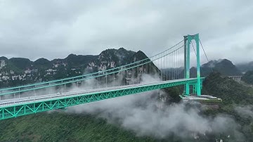 Jembatan Tertinggi di Dunia Resmi Dibuka untuk Lalu Lintas di Guizhou, China Barat Daya