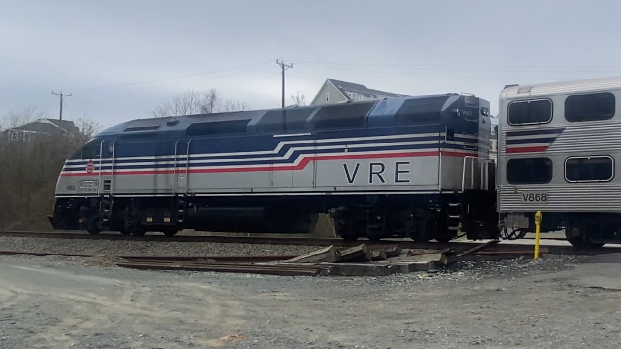 VRE Fredericksburg P303-02 @ Cherry Hill, VA with MP36PH-3C V63 leading ...