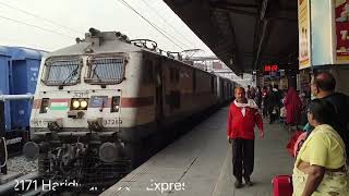 12171 Haridwar Ac Sf Express Arriving At Hazrat Nizamuddin Station