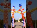 I found an inflatable dancing star , and the clown swayed in the air, which is very a very sense.