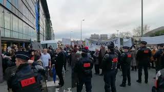 Und wieder Volksproteste in Paris.