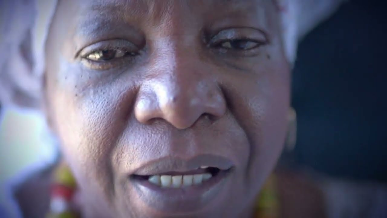 A Mulher da Casa do Arco-íris (The Rainbow House Woman) - Trailer