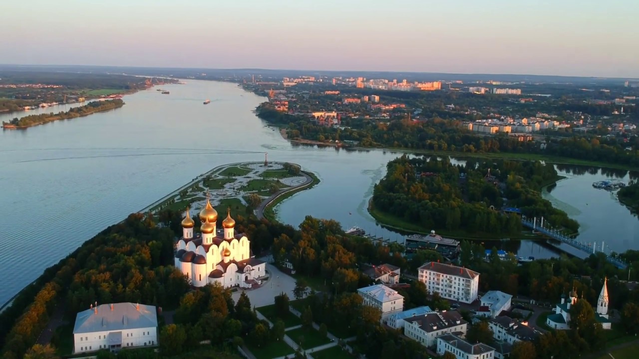 Ярославская стрелка. Стрелка Ярославль. Ярославская стрелка в Ярославле. Вид на стрелку Ярославль. Стрелка Ярославль вид сверху.