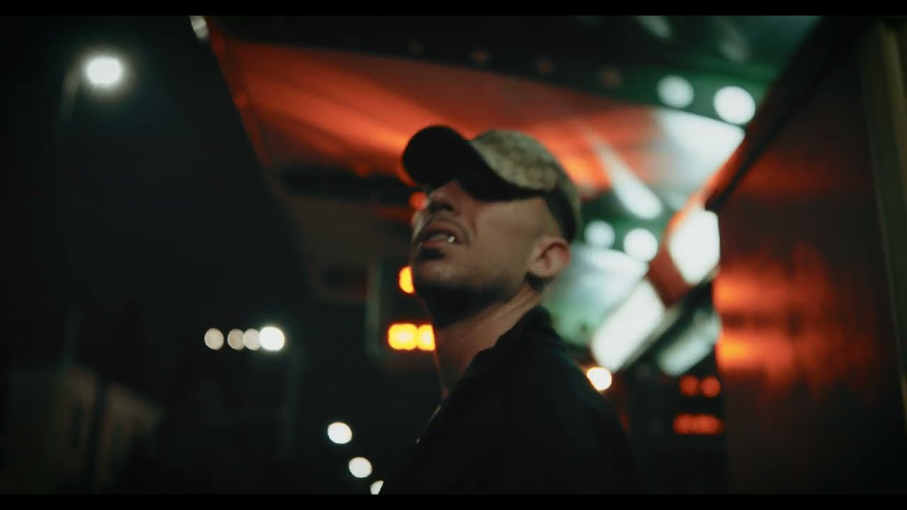 Watch Vegas Jones - Bussole feat Silent Bob (Visual) on YouTube Watch Vegas Jones - Bussole feat Silent Bob (Visual) on YouTube