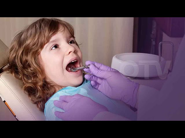 ما هي الأسباب التي تؤدي إلى تسوس الأسنان عند الأطفال؟