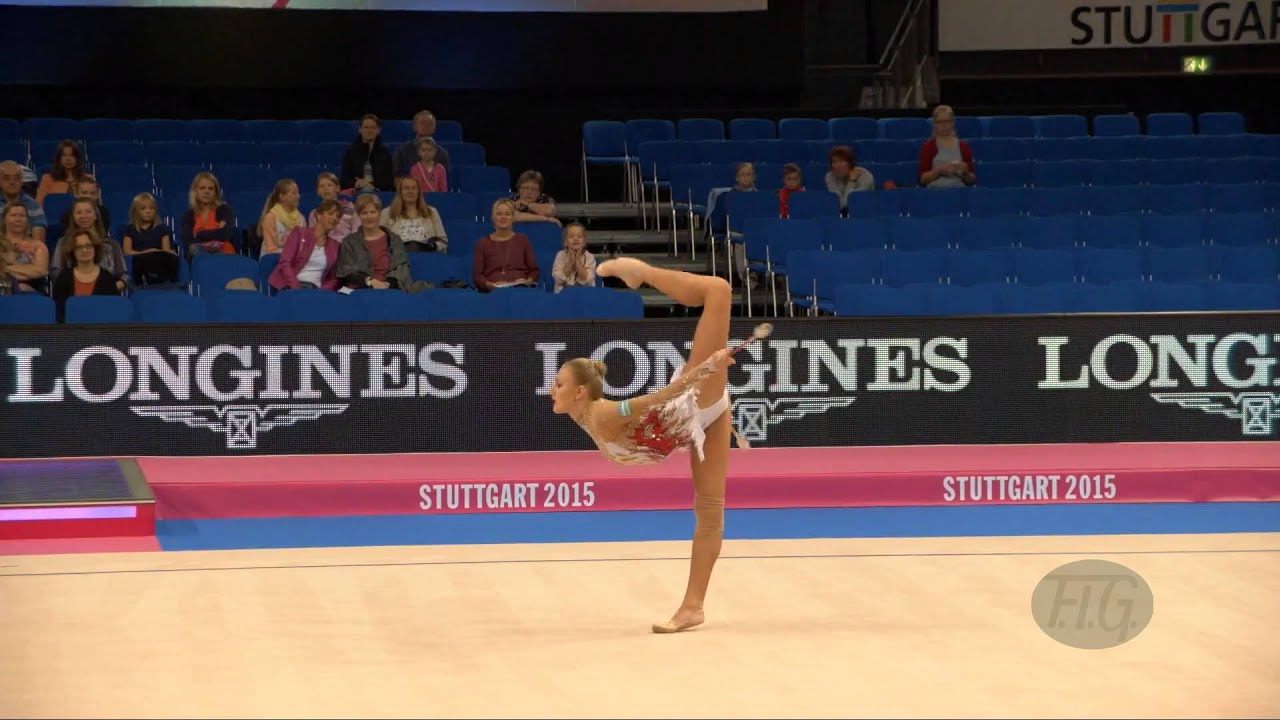 Play: Elizaveta Nazarenkova's rhythmic gymnastics clubs routine
