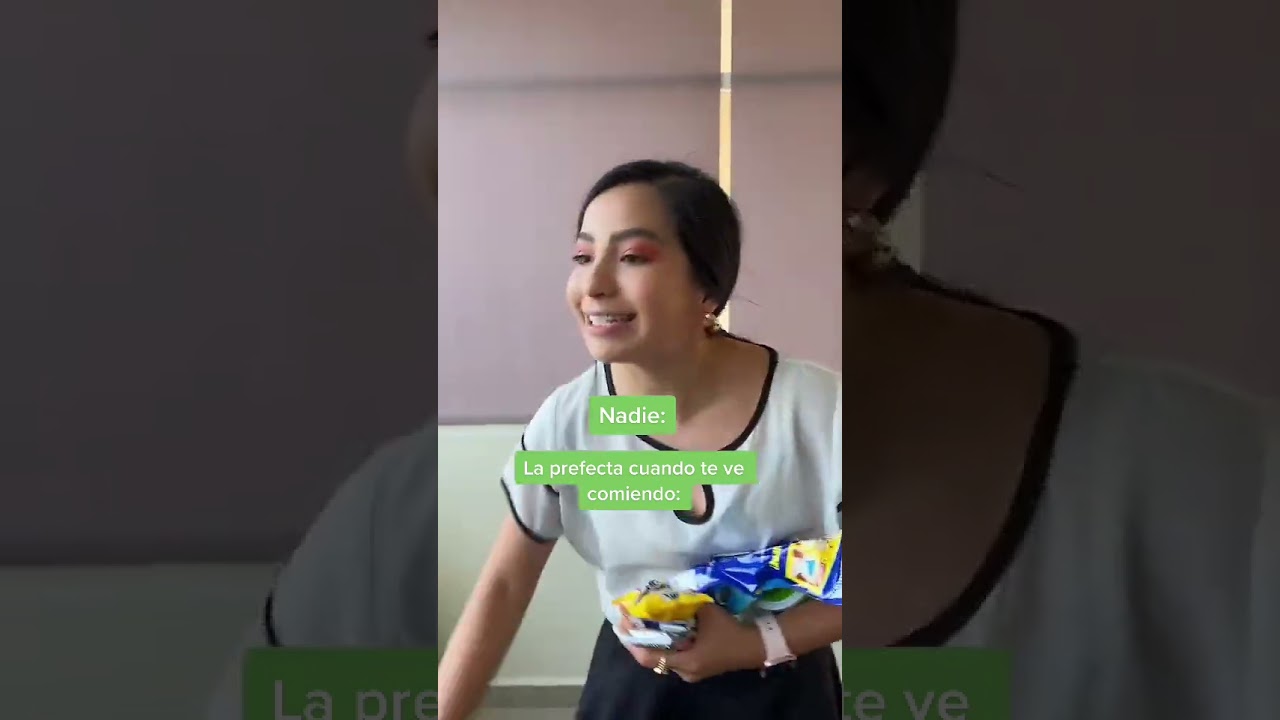 La perfecta cuando te ve comiendo 
