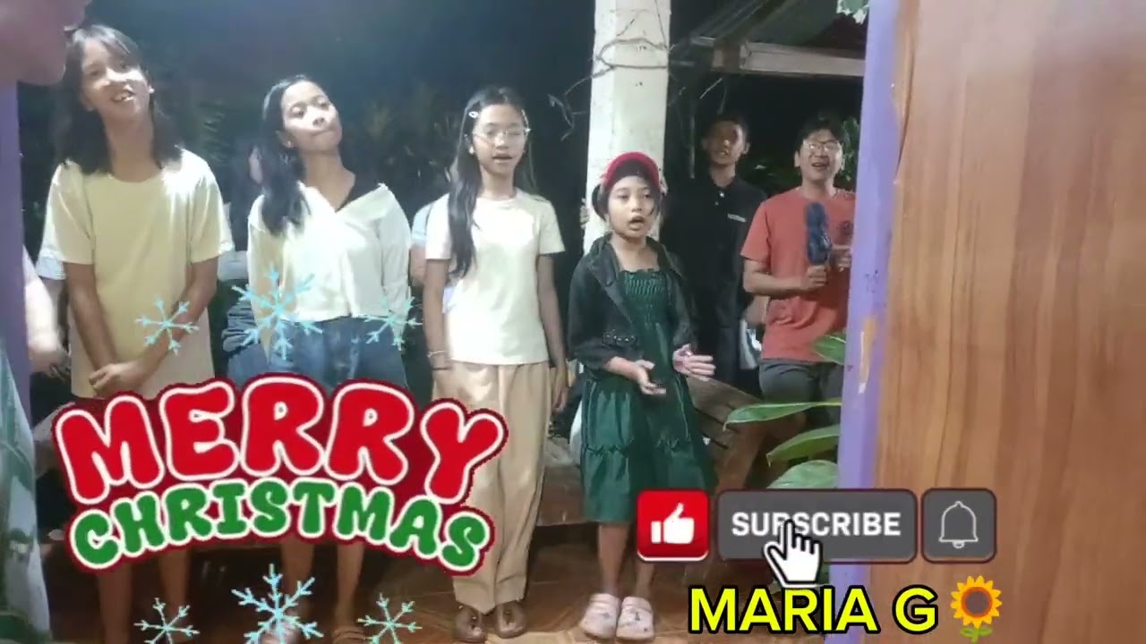 Исполнение рождественских песен за два дня до Рождества 