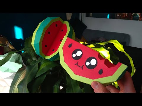 On monte une pastèque qui s'ouvre en papier ! - papercraft
