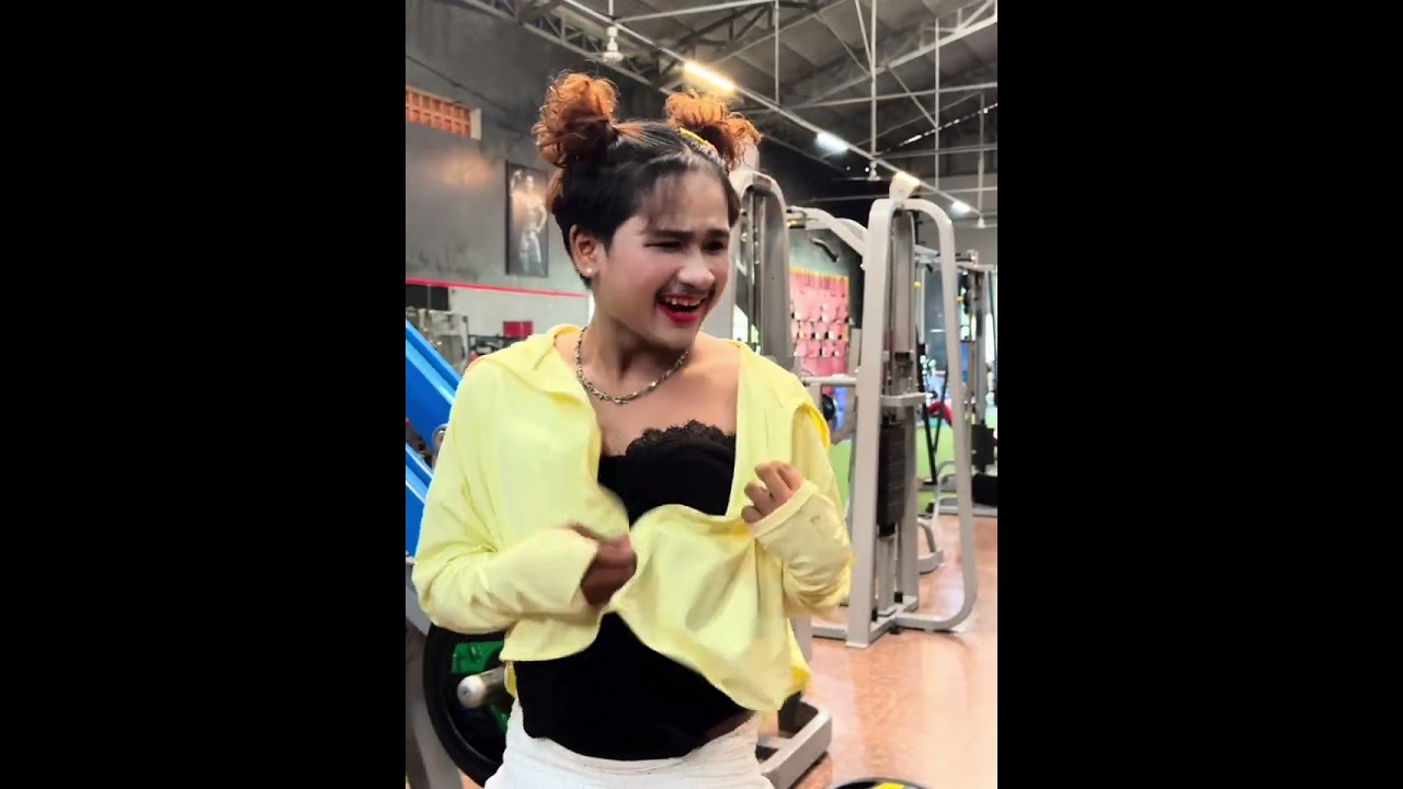 ហាត់ប្រាណពាក់អាវក្រស៊ែបានសង្ហារ🤣