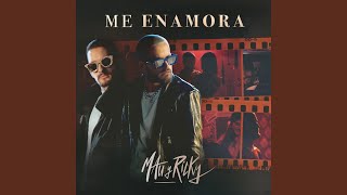 Video thumbnail of "Mau y Ricky - Me Enamora"