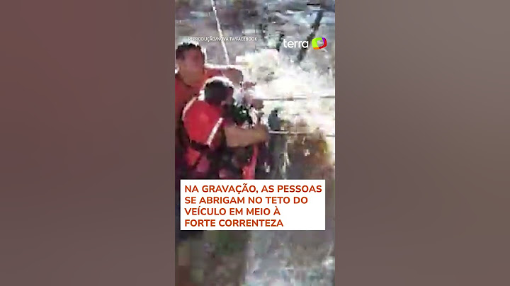 Em resgate dramático, pessoas são retiradas de carro que caiu em córrego no interior de SP #shorts