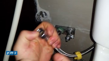 Lắp đặt dây cấp nước cho xí bệt