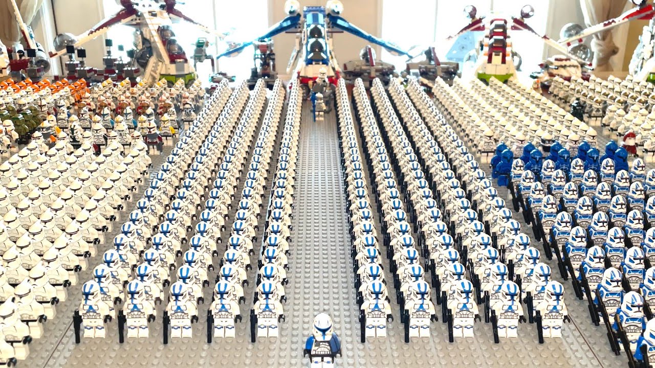 Lot of 4 RANDOM Lego Star Wars Minifigures Lot Clone Storm Troopers Commander 