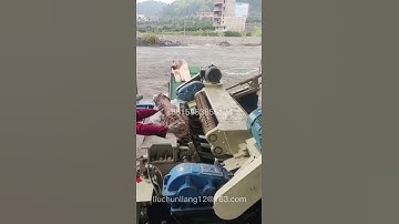 Heavy duty wood log debarking and rounding machine for spindle veneer peeling machine