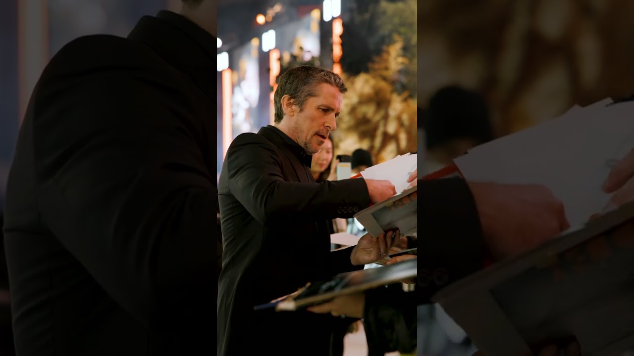 Everybody scream as Christian Bale meets fans at #TheBrideMovie World Premiere🖤