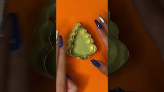 KINETIC SAND Expert Creates a STUNNING Christmas TREE!