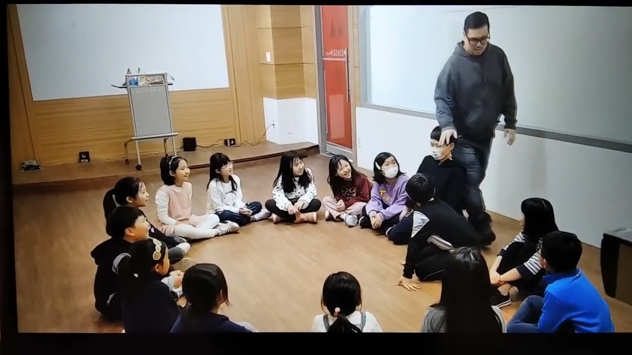 "Rata, rata, gasca" (joc distractiv, varianta) (Jason Park)