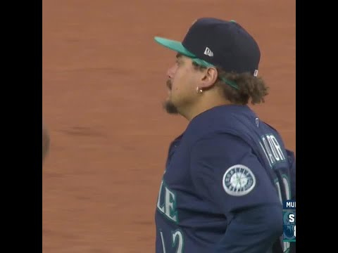 MARINERS TAKE GAME 3 💪 One win away from the ALCS 👀