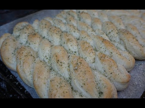 Homemade Garlic Parmesan Breadsticks | 5 Ingredients |