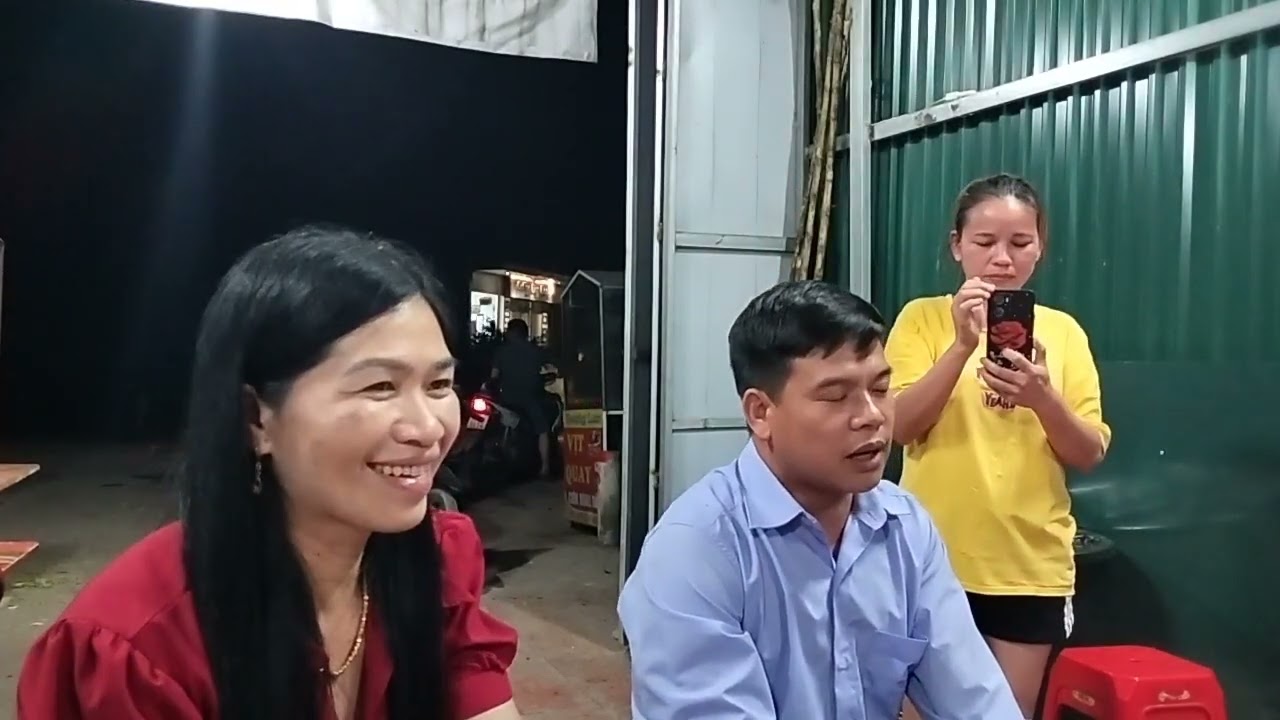 Hứa Cẩn và Lưu Ngoan hát đối đáp tại pò tấu rất hay và ngọt ngào. @MuitrieuanhTV1444