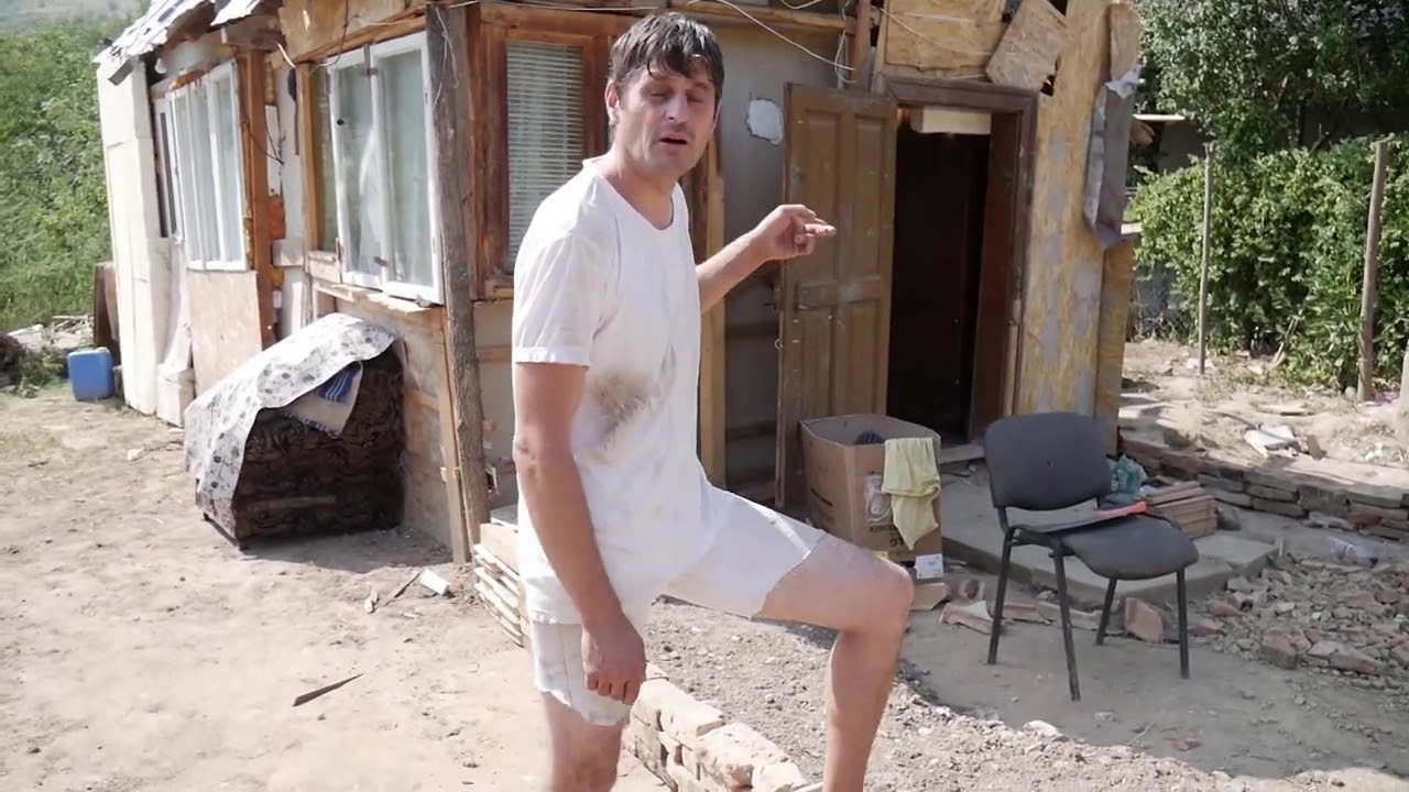 ARTHUR TRECE LA CASA PE SISTEM TALPĂ!!! DE CE ÎȘI PUNE GARD ELECTRIC?!