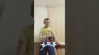 22:18 Чт. 8 мая канал Миша-это-круто #удар #трюк #сила #Миша.Шмидт.не.пиши