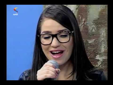 Camila Campos e Nova Igreja Music cantam “Ao Único”